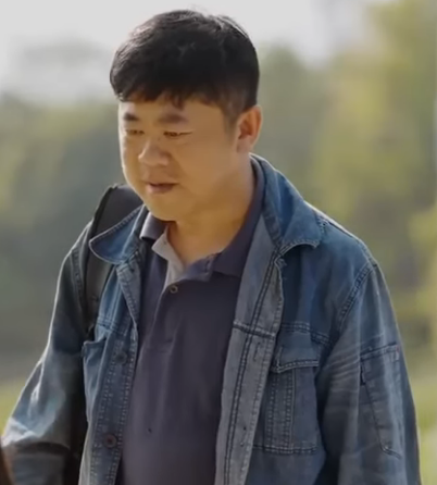 B2701007 服务员拾金不昧 反被顾客诬陷偷钱 七总霸气出手顾客哑口无言 #打脸 #陈七七 part2