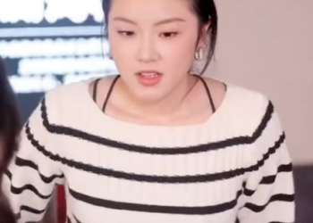 B2701009 七七和朋友合伙开店 干活严谨又和气 却被朋友亲戚却指责太大方不会做生意 她为了省钱上差的菜还逼他付钱得罪了大老板导致失掉大客户#短剧 #反转 #剧情 part2