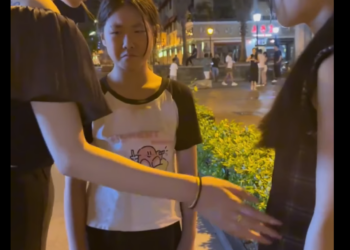 E2701021 一對孝順的女孩 part2